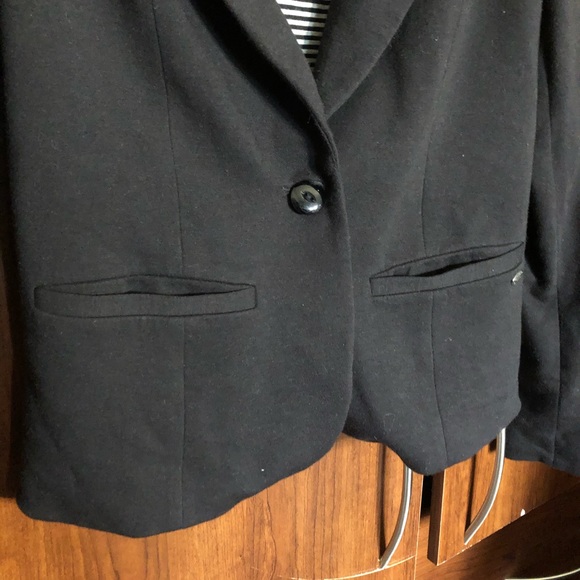 Black Guess Blazer Size Small - Picture 5 of 6